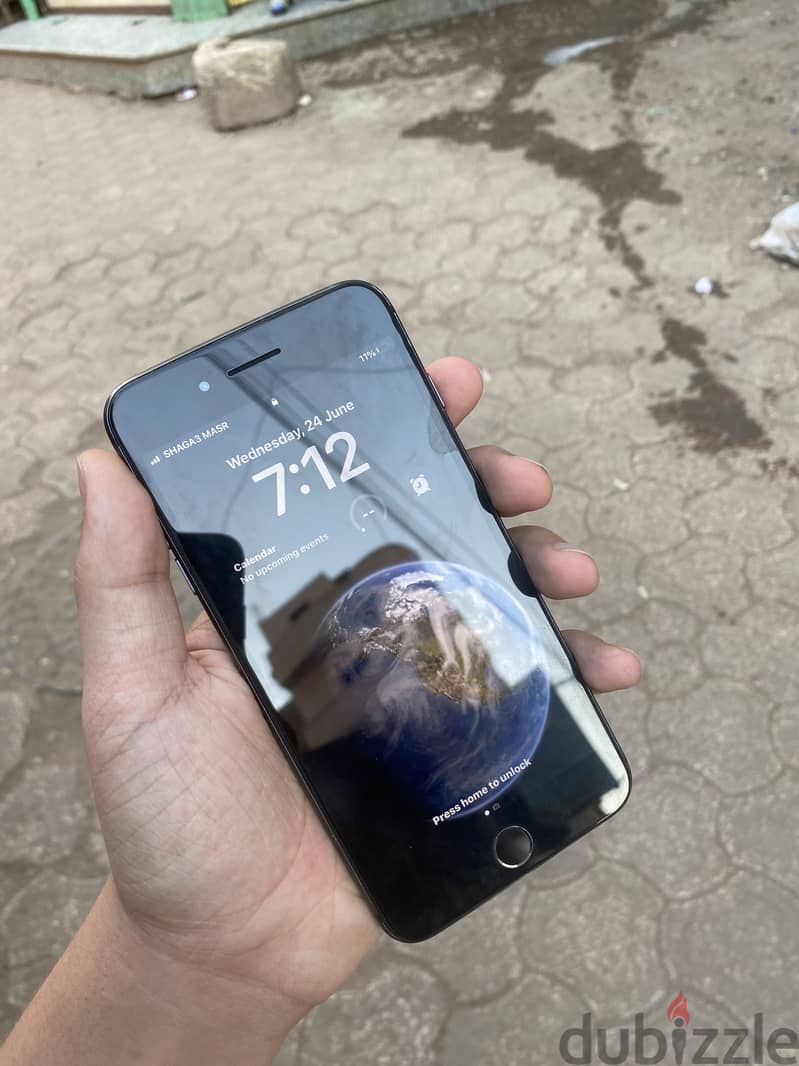 Apple - iPhone 8 Plus 1