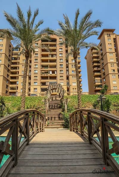 Lake-View Apartment with a Refreshing North-Facing Frontage and Breathtaking Scenery