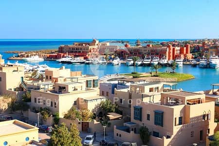 شاليه فاخرغرفتين مجهز بالتكييفات بإطلاله مباشره على لاجون  في الجونه | بتقسيط على 5 سنين بأقل مقدم