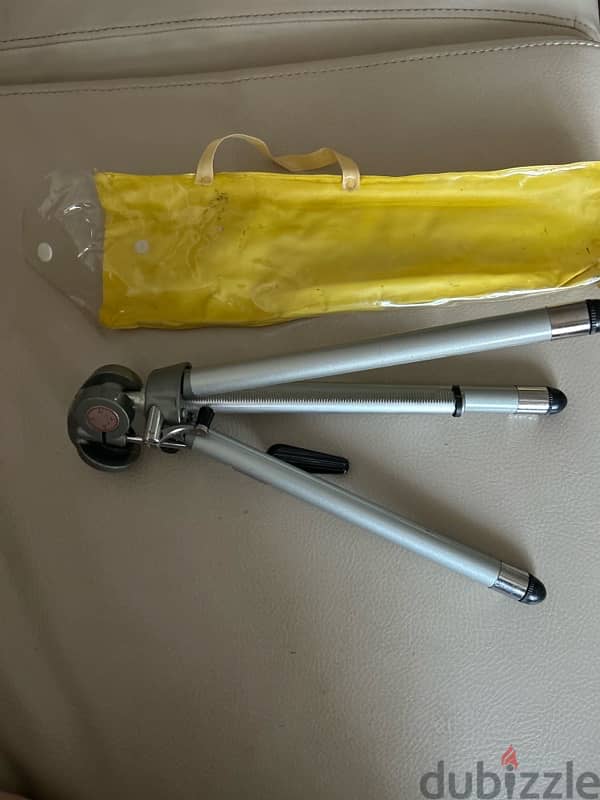 Topman E8 Tripod 1