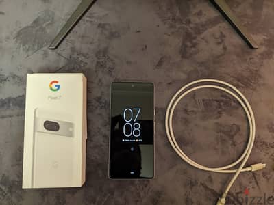 للبيع جهاز جوجل Pixel 7 باللون الأبيض مساحة 128 جيجا ومفيش عليه ضريبة