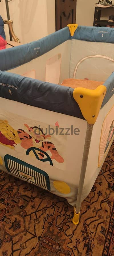 Hauck travel bed