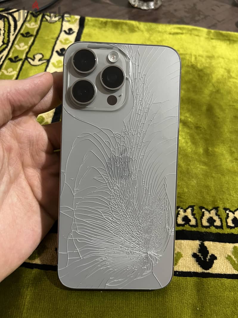 iPhone 15 pro max 3