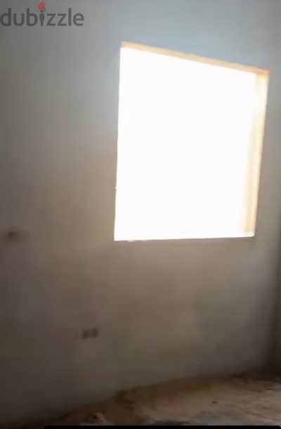 الشروق 2 شقة دور اول خلفى 134 متر نصف تشطيب