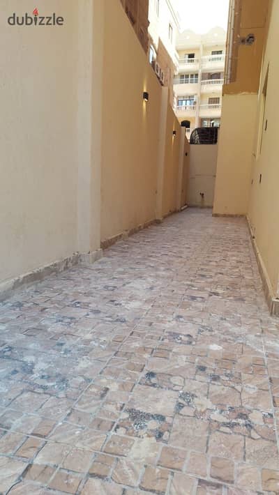 ارضى بحديقه 135 متر منطقه ك