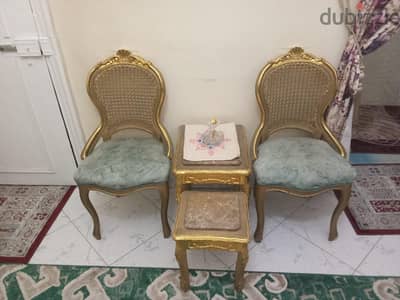 2كرسى و 2 ترابيزه