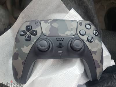 للبيع دراع PS5 أصلي بلون مميز Camouflage
