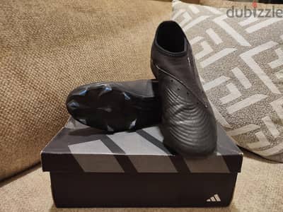 كوتشي كوره اديداس اوريجينال وارد الامارات بالبوكس استعمال بسيط