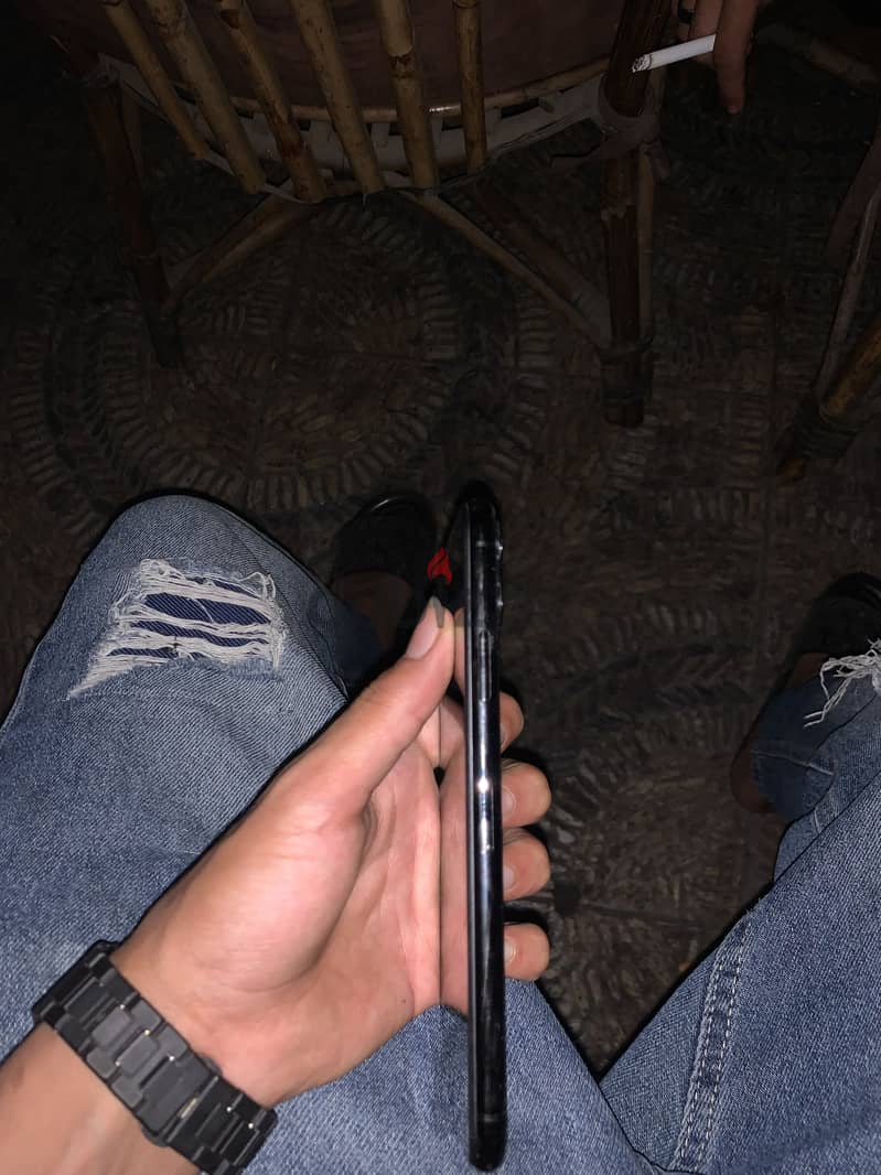 Apple - iPhone 11 Pro Max 2