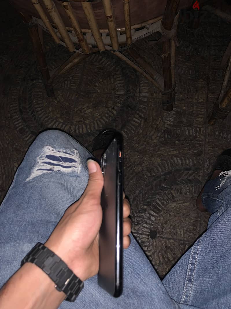 Apple - iPhone 11 Pro Max 4