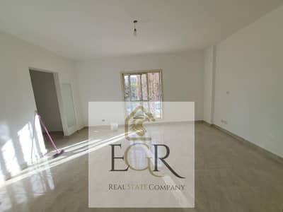Apartment for rent under new law, empty with kitchen, without furniture, in the most upscale locations of Al-Rehab, ground floor with garden next to the eastern market and services