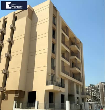 شقة للبيع موقع مميز جدا باقل سعر في السوق بالتقسيط في تاج سيتي  Taj City