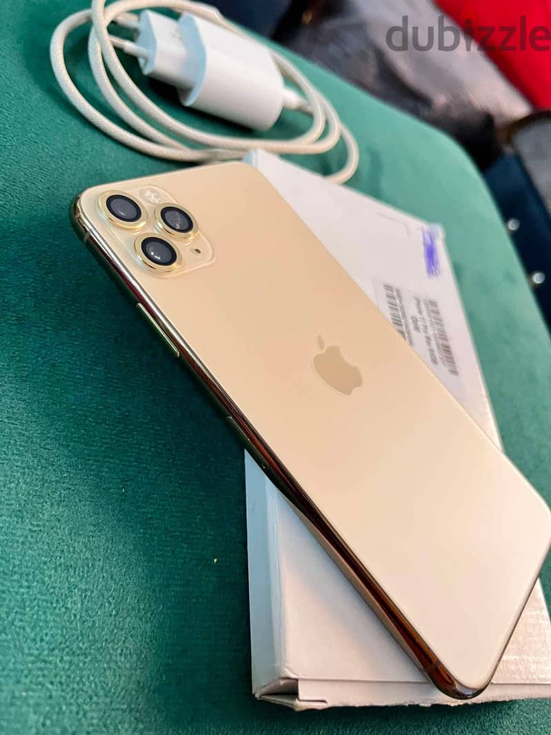 Apple - iPhone 11 Pro Max 7
