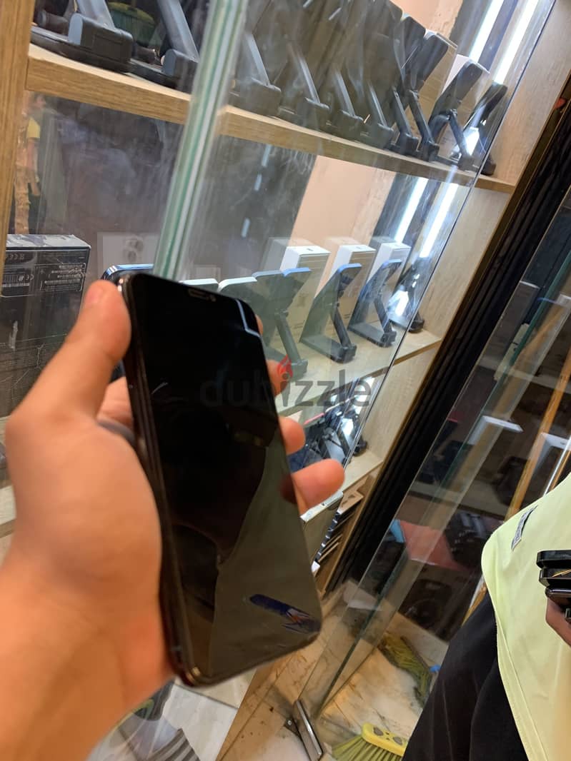 Apple - iPhone 11 Pro 2