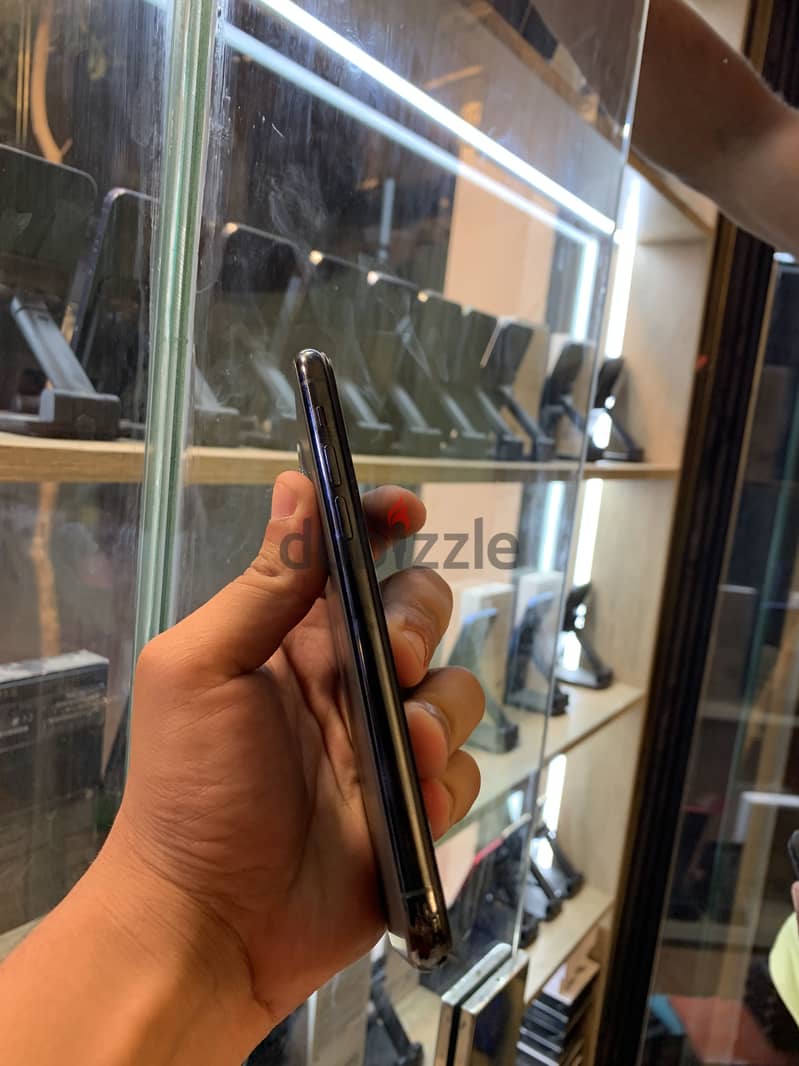 Apple - iPhone 11 Pro 5