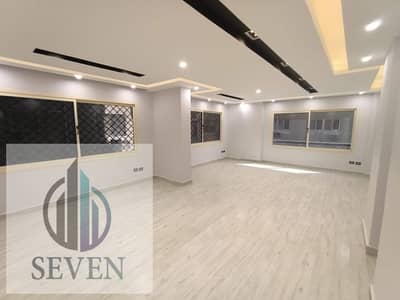 *Office for Rent 450 sqm, Air-Conditioned, Prime Location, Sarayat Al-Maadi for Major Companies*