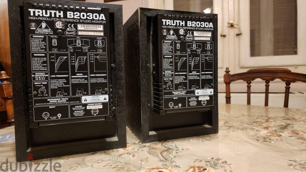 Behringer Truth 2030a Studio monitors 1