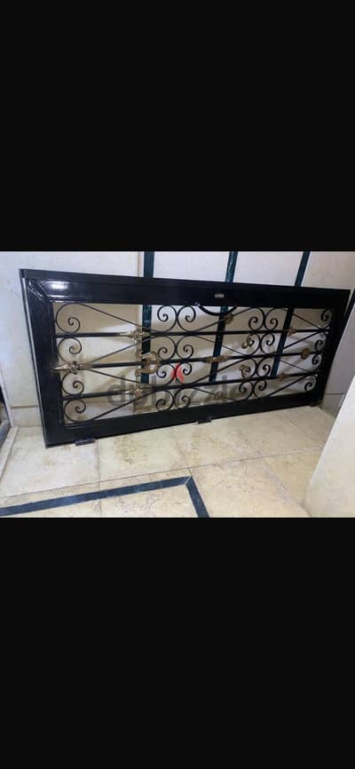 باب حديد