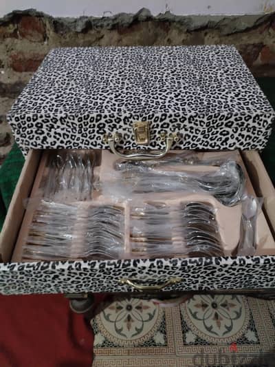 طقم سفره ٨٦ قطعه