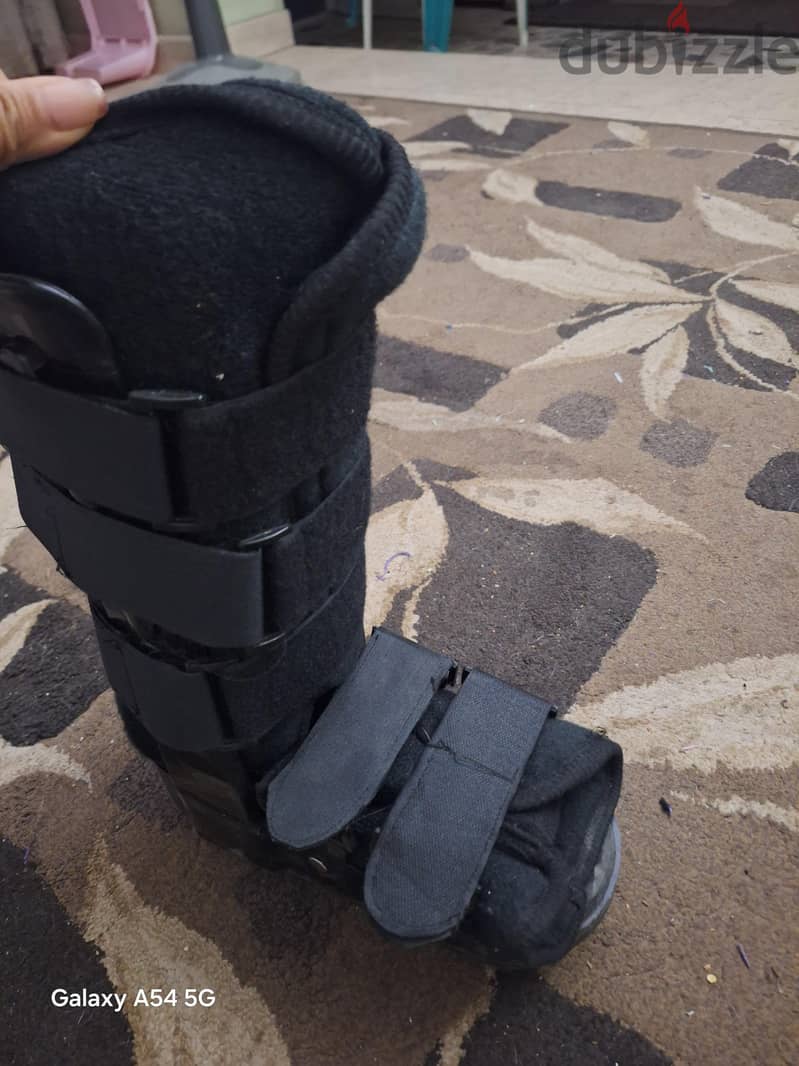 walking cast 1
