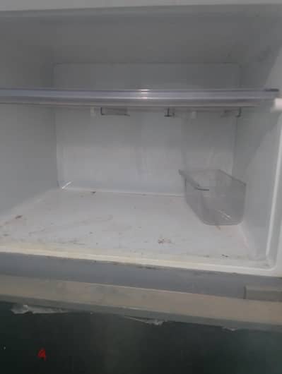 اعلان بيع تلاجه