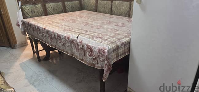 نرابيزه قويه سفره و ٦ كراسي  وبوفيه