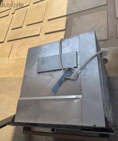 Oven built in