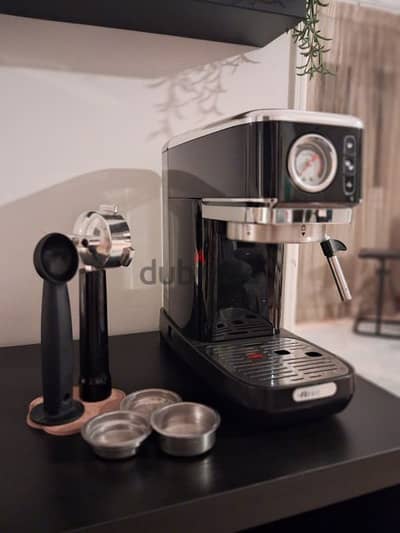 ماكينة قهوة اسبريسو Coffee Machine إيطالي كالجديدة Ariete