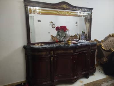 سفرة 8كراسي و بوفيه بالنحاس