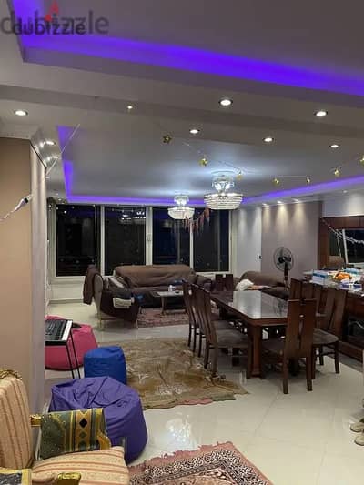 Apartment for sale in Darana Towers, Zahraa El Maadi, with a front view overlooking the garden. Area: 200 sq mConsists of 3 bedrooms, reception, kitche