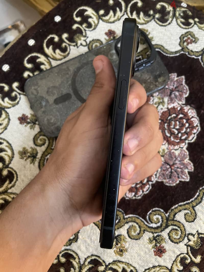 Apple - iPhone 15 4