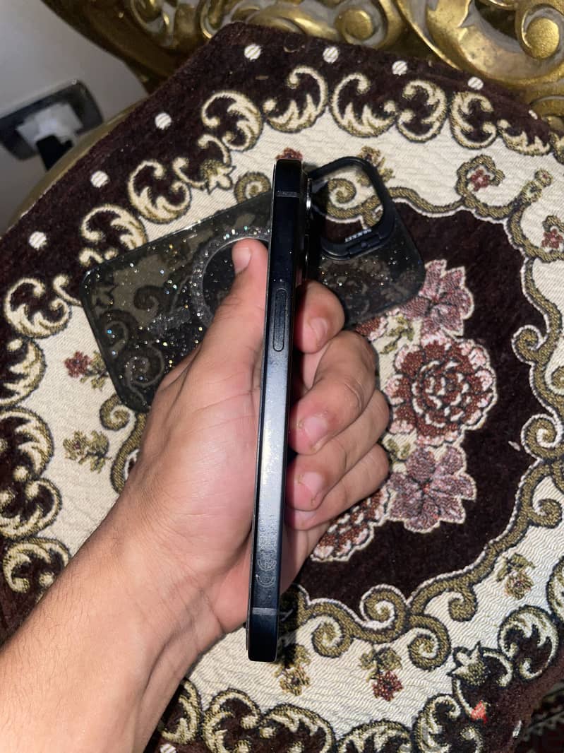 Apple - iPhone 15 6