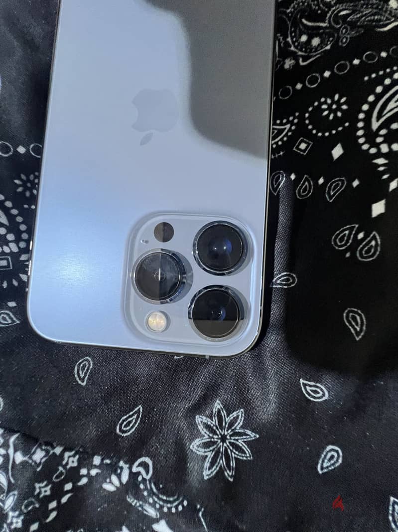 Apple - iPhone 13 Pro 3