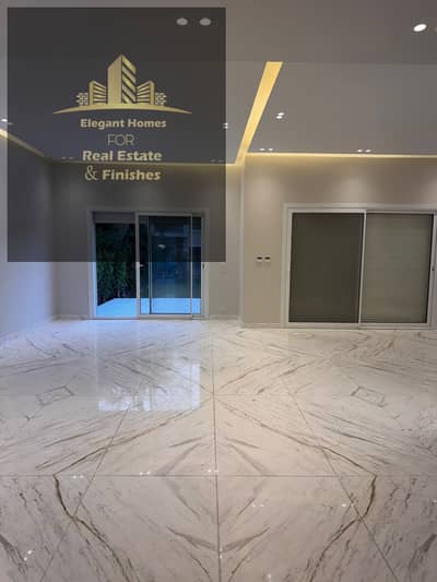تاون هاوس للإيجار في القطامية ديونز | 450 م² | مصعد خاص | 5 غرف نوم  Katameya Dunes