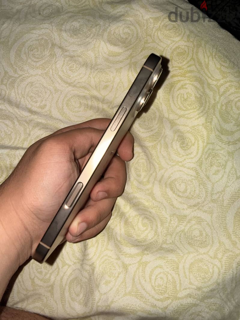 Apple - iPhone 16 Pro Max 4