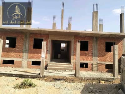 بدروم وارضى وعمدان اول ناصية دبل فيس شمال المدينة القديمة