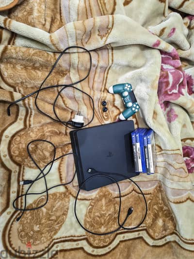 PlayStation slim مستعمل كالجديد