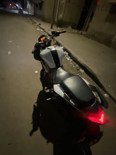 بينيلي tnt 150