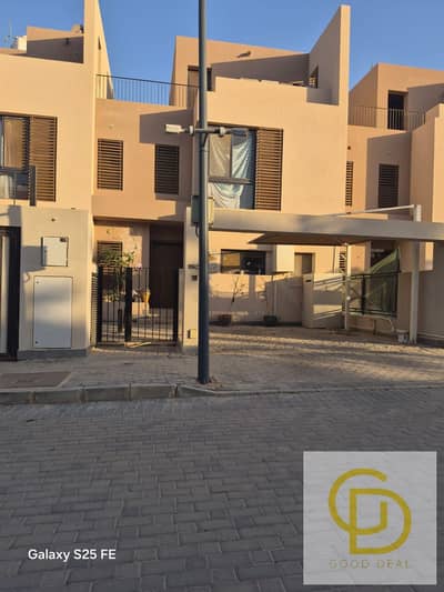 فيلا تاون هاوس 234م للبيع في سوديك إيست SODIC East أرض 270م بجاردن 100م | تشطيب الترا سوبر لوكس بالتكييفات والمطبخ