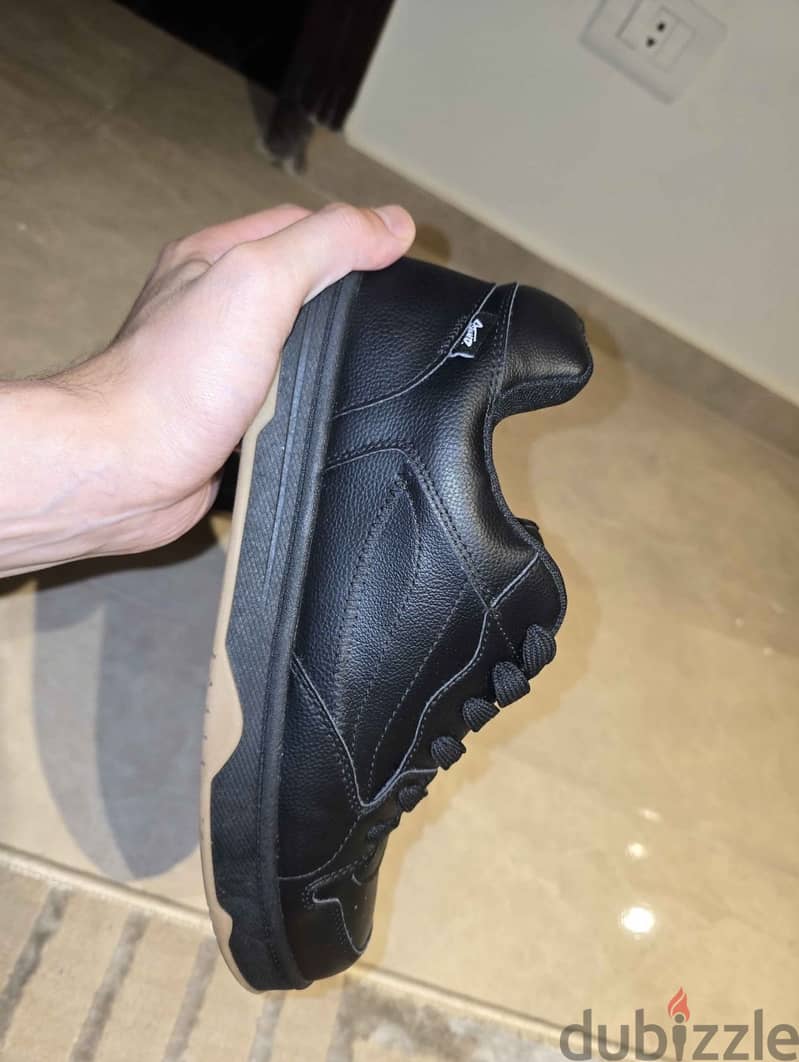 Black shoes 3
