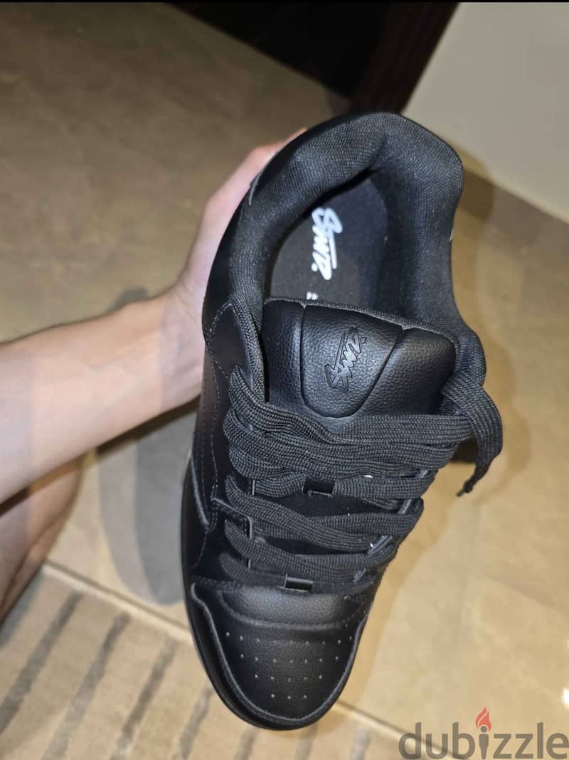 Black shoes 4