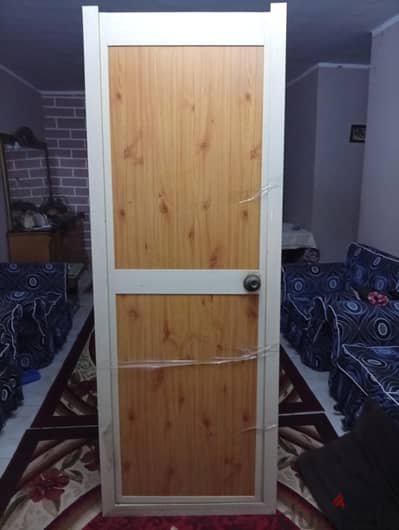 باب حمام الوميتال لقطه بالحلق