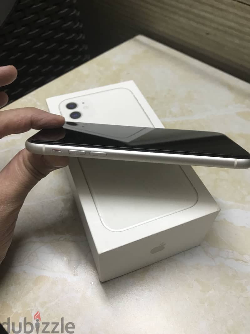 Apple - iPhone 11 4
