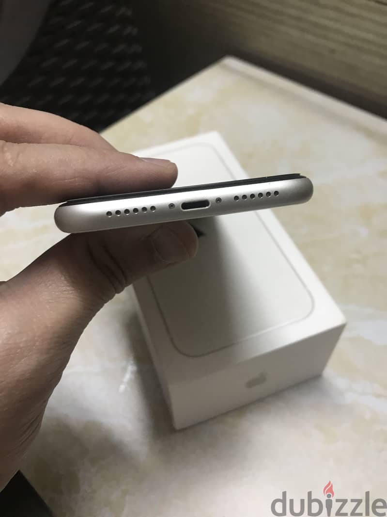 Apple - iPhone 11 5