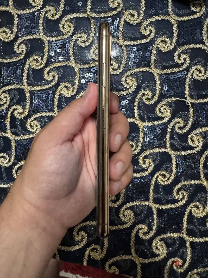 Apple - iPhone XS Max 2
