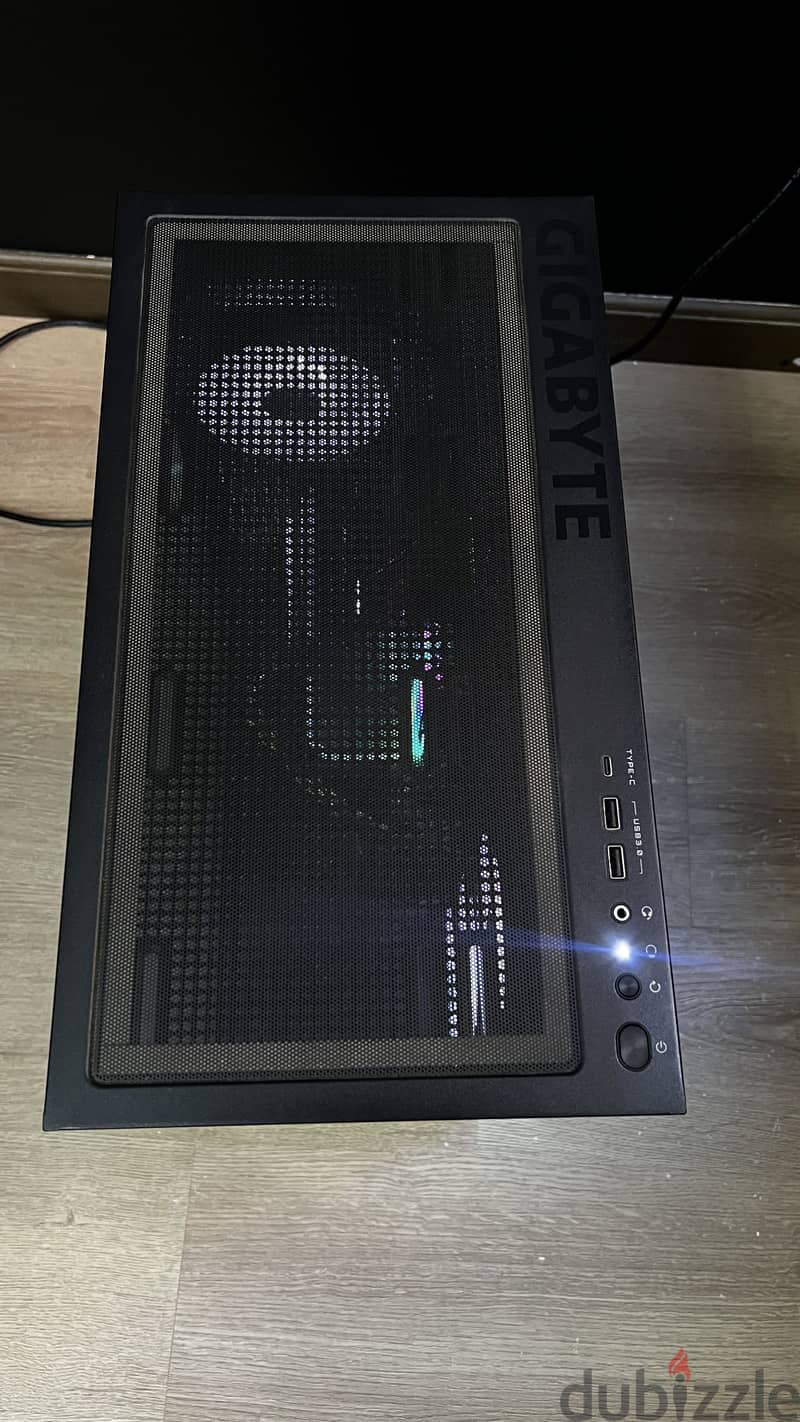 Gigabyte C500P Case 1