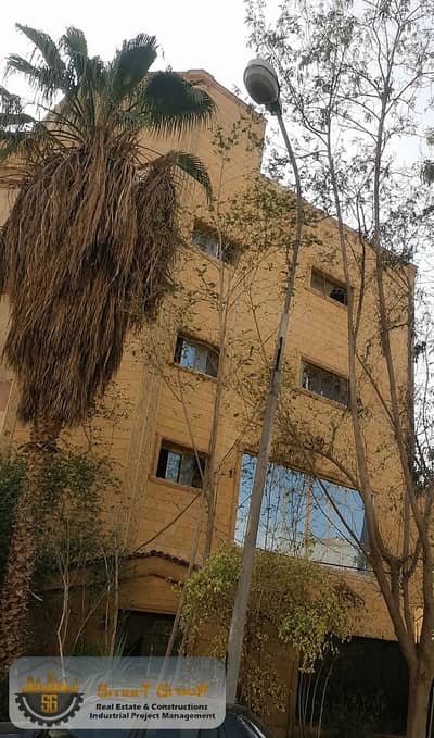 مصنع غذائي للبيع بالعبور | 1000م² | رخصة تشغيل وسجل صناعي | ناصية دبل فيس | جاهز للتشغيل