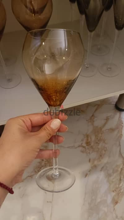 للبيع السريع طقم كؤوس كريستال راقي جدا ماركة RCR العالمية