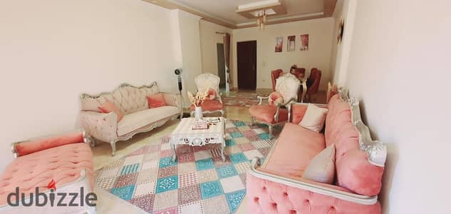 شقة للبيع في مدينة الشروق – خلف دار مصر أرضي بجاردن  فرصة مميزة لامتلاك شقة رائعة بموقع هادئ ومميز في مدينة الشروق، خلف دار مصر، في منطقة تجمع بين الخ