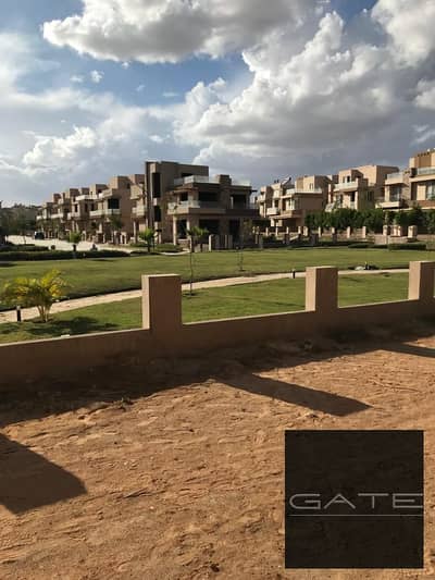 Townhouse for sale in Rayos Compound | Exceptional location between Mountain View October Park and La Patio 6 | Immediate delivery; finished